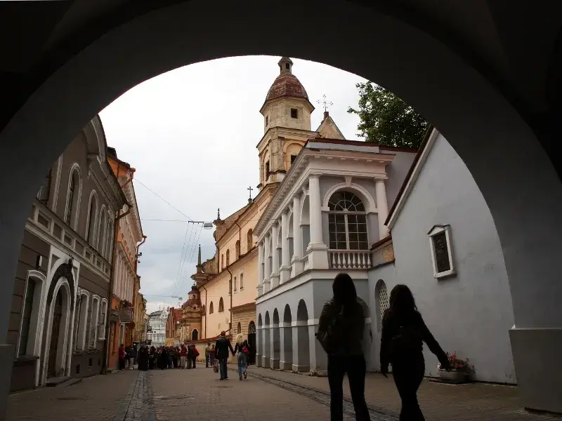 Co warto kupić na Litwie? Odkryj unikalne lokalne skarby