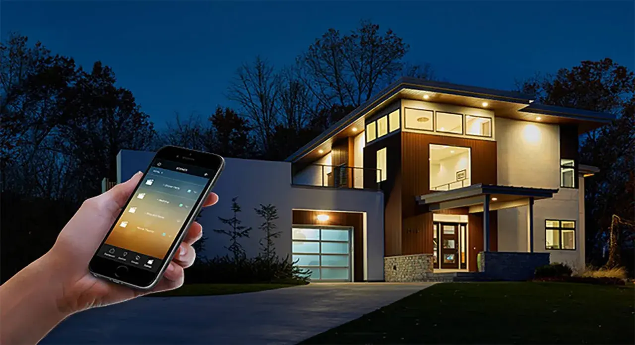 Maison moderne contrôlée par smartphone via le protocole Zigbee.