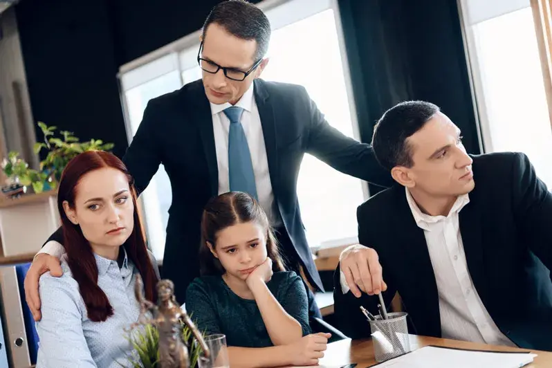 Czy kurator może rozmawiać z dzieckiem bez obecności rodzica? Prawda i mity