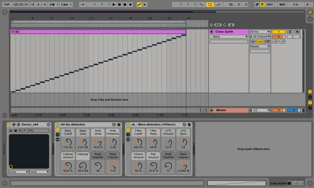 Ableton Live-Ansicht mit einem MIDI-Clip, der eine aufsteigende Tonleiter zeigt. Rechts ist der "Crazy Synth" mit Parametern und Effekten wie dem ableton sampler zu sehen.