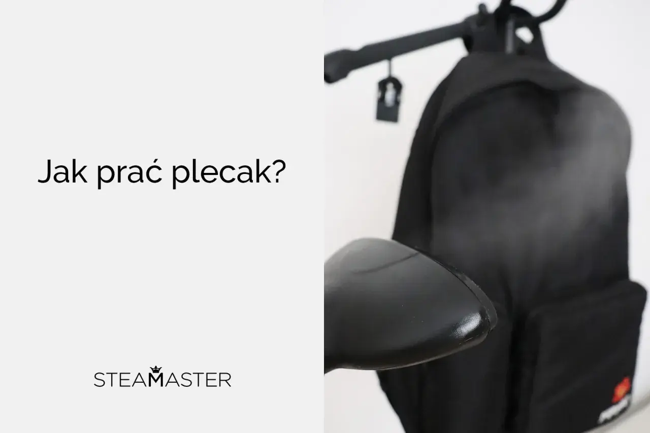 Dowiedz się, jak prać plecak, by służył Ci latami. Czarny plecak na białym tle, z napisem "Jak prać plecak?".