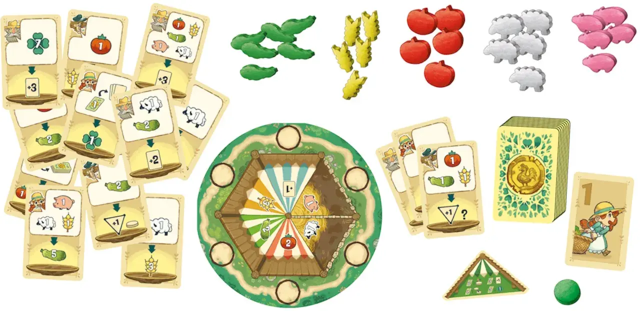 Spielmaterialien für ein Bauernhofspiel, inspiriert von Friedemann Friese: Karten, Spielbrett, Schafe, Schweine, Äpfel, Gurken und mehr.
