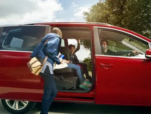 Seat Alhambra: Gdzie jest koło zapasowe i jak je wyjąć?
