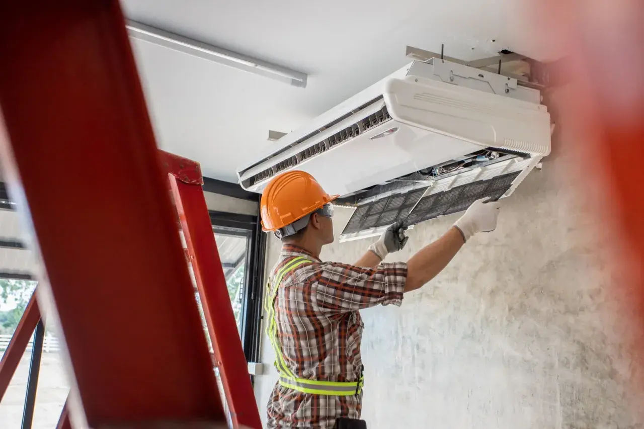 Ile za montaż klimatyzacji? Sprawdź, co wpływa na ceny instalacji