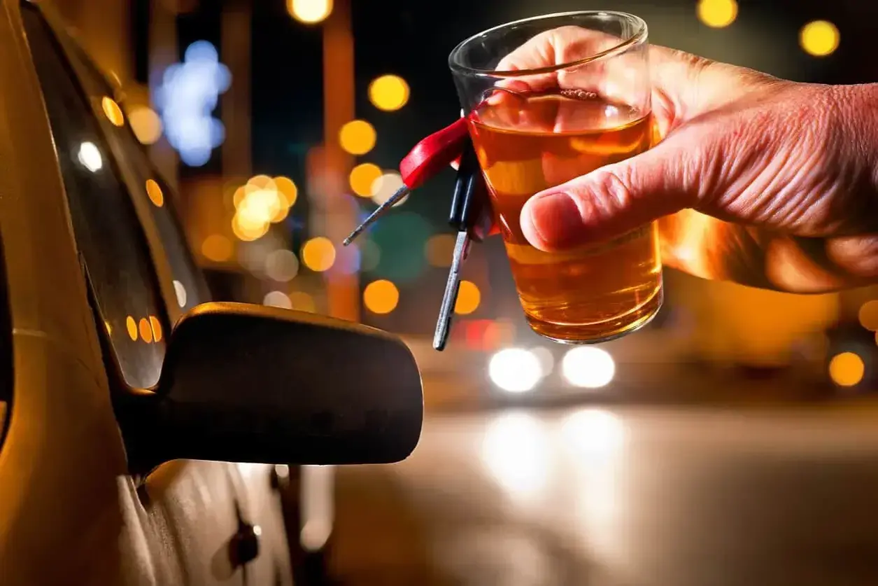 Czy w USA można jeździć po alkoholu? Poznaj konsekwencje i przepisy