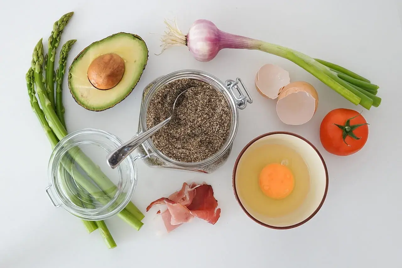 Resztki pieczonego kurczaka: 15-minutowe obiady zero waste!