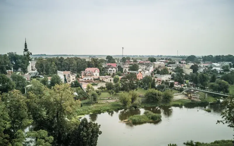Uniejów atrakcje: Odkryj najciekawsze miejsca i aktywności w mieście