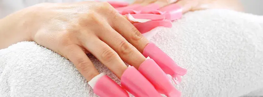 Skuteczne metody usuwania manicure hybrydowego bez uszkadzania paznokci