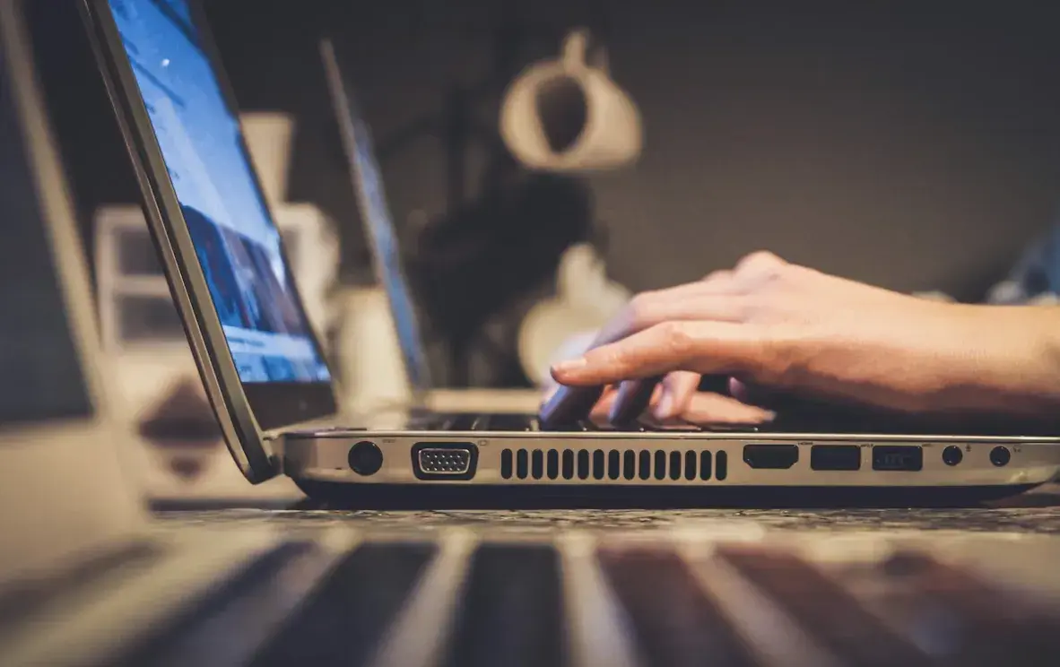 Cyfrowy luz bez chaosu: jak zachować równowagę między internetem a realnym życiem