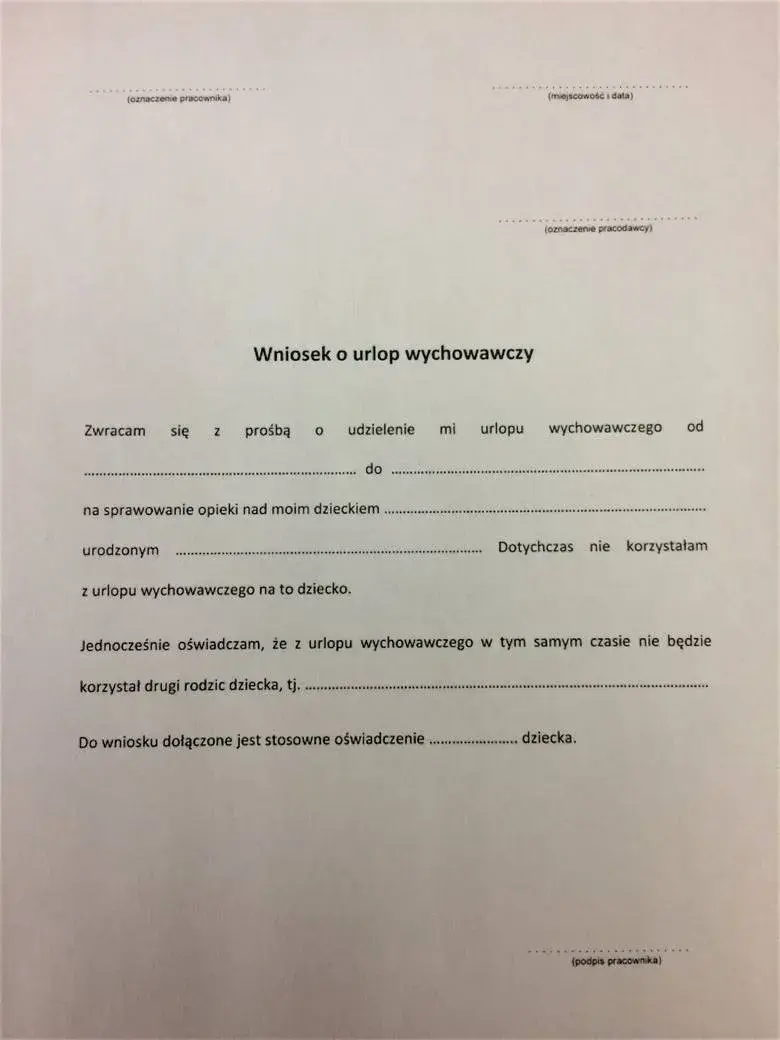 Czy na urlopie wychowawczym można pracować na cały etat? Sprawdź przepisy i konsekwencje