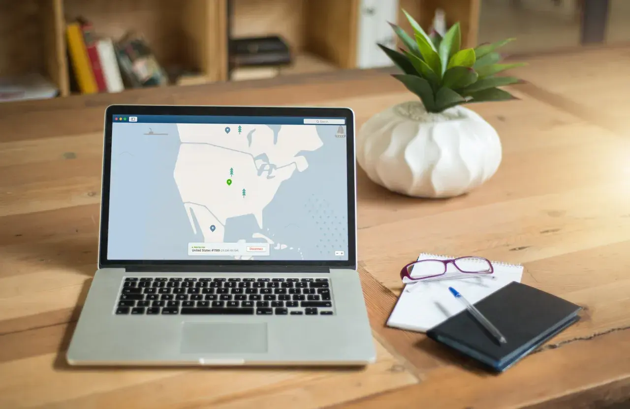 Jak działa VPN i jak chroni Twoją prywatność oraz bezpieczeństwo