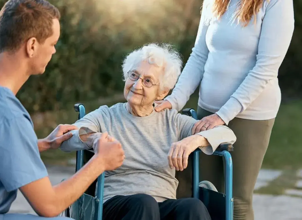 Kompleksowa opieka nad seniorami - praktyczne formy i zasady wsparcia