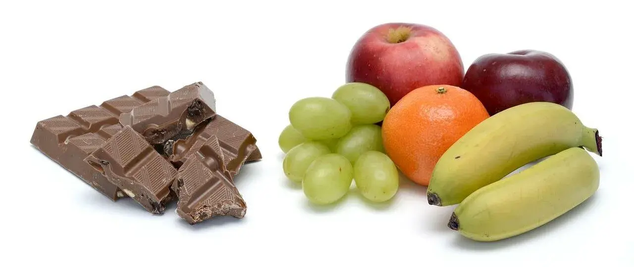 Ile kalorii ma jeden cukierek czekoladowy? Sprawdź, jak wpływa na dietę!