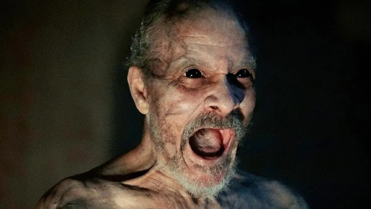 To przychodzi po zmroku: gdzie obejrzeć mroczny horror online?