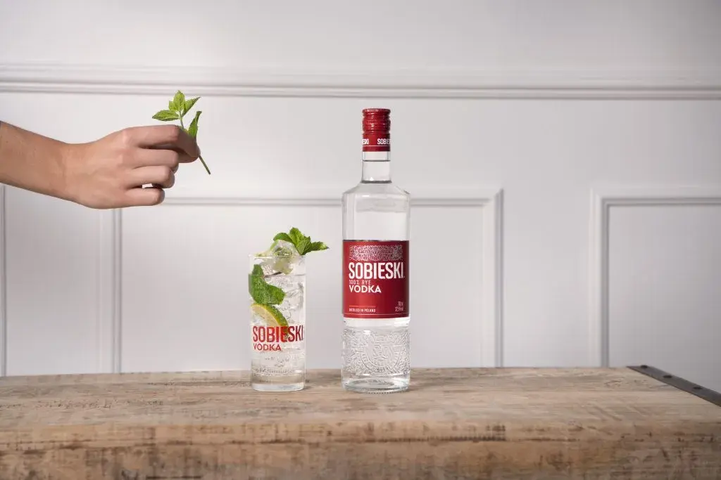 Gdzie kupić drink Sobieski? Odkryj najlepsze oferty i sklepy