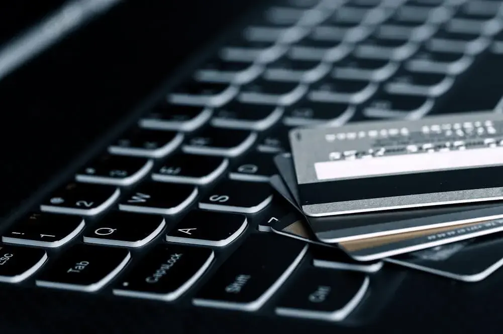Czy Plus Bank widzi chwilówki? Jak to wpływa na Twoje kredyty?