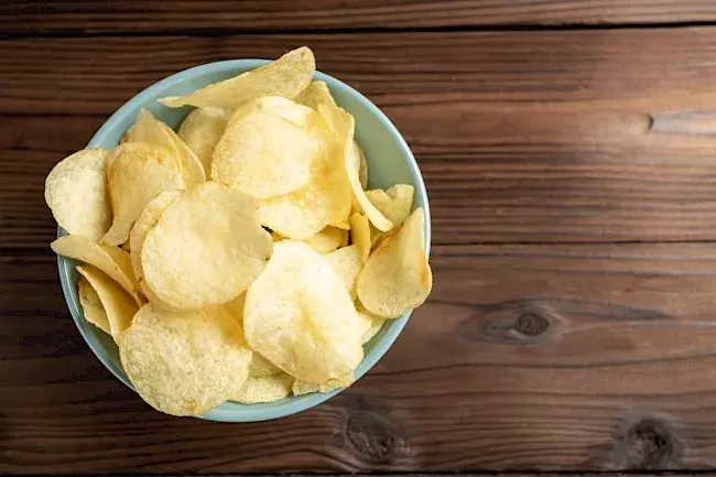 Ile kalorii mają chipsy Lay's? Zaskakujące dane, które musisz znać