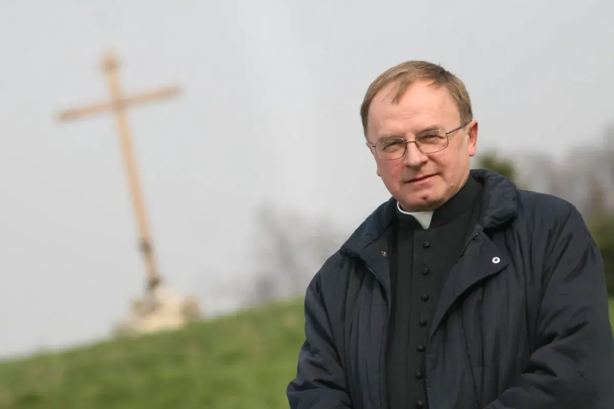 Ks. Jan Wodniak - wiek i życiorys znanego duchownego. Fakty