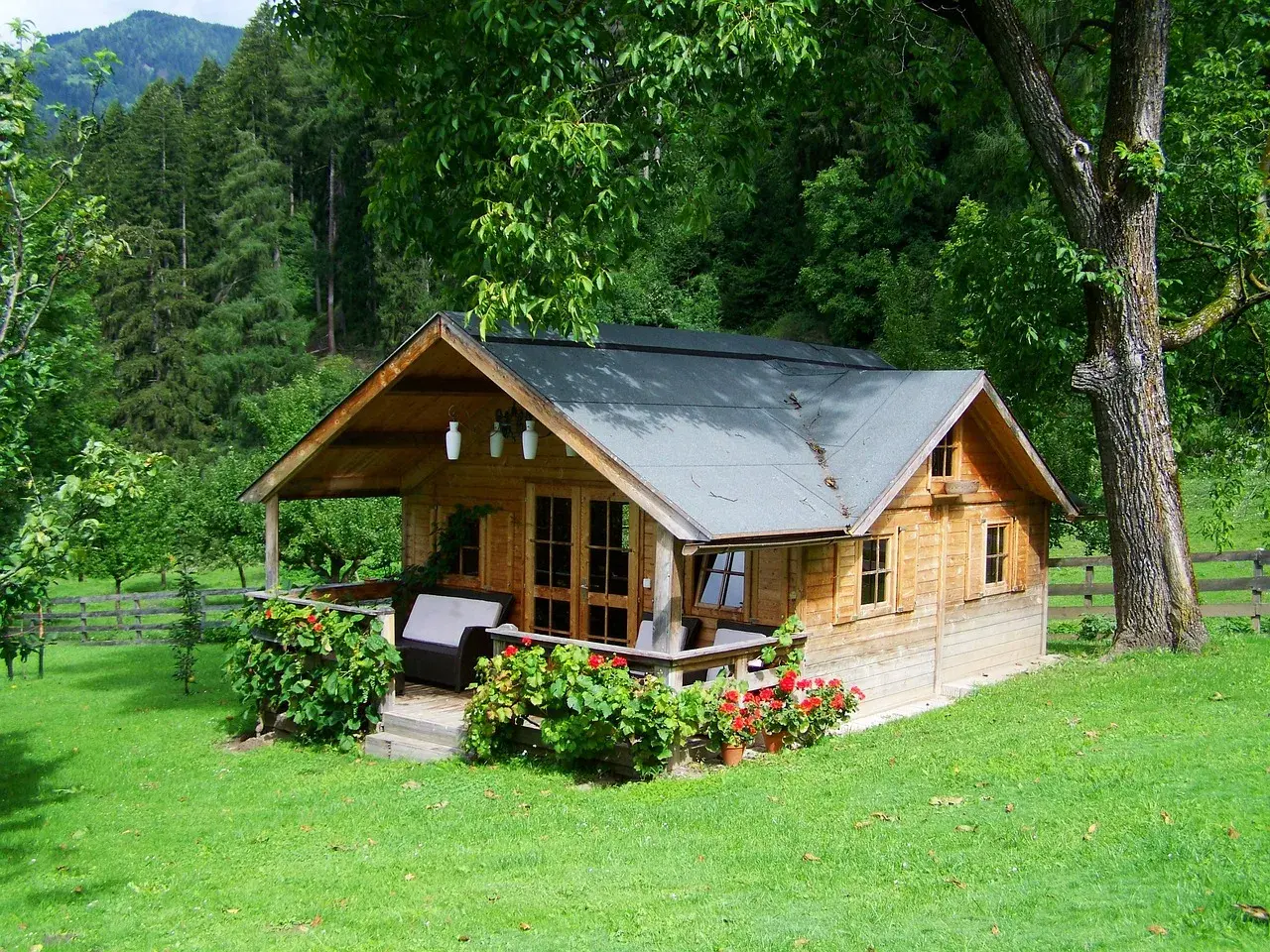 Dlaczego całoroczny domek drewniany to najlepsza inwestycja? Odkryj 7 powodów!