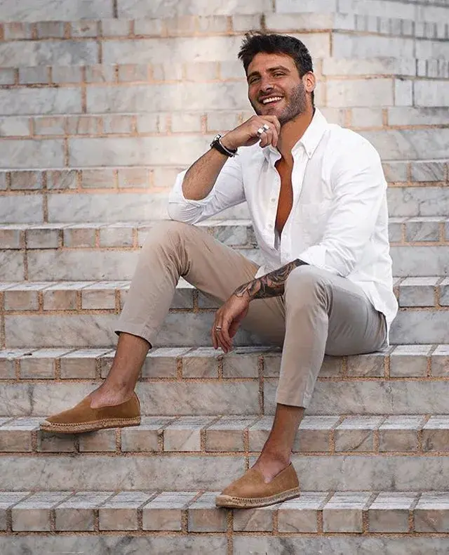 Modne espadryle męskie: Rewolucyjne stylizacje, które zachwyca każdego