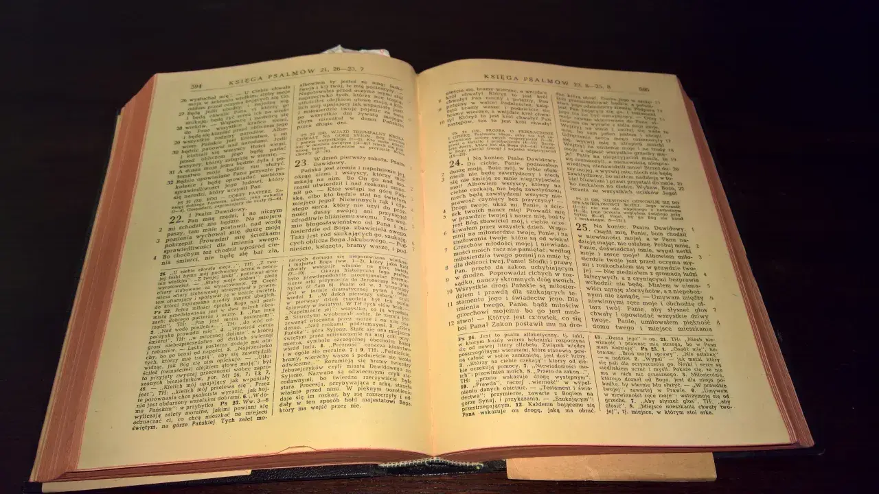 Czy Stary Testament obowiązuje katolików? Co warto wiedzieć o jego znaczeniu