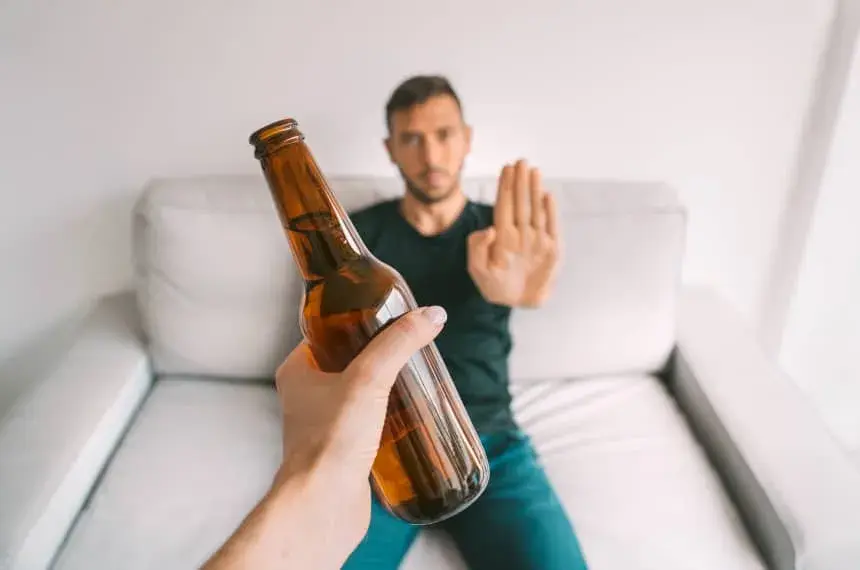 Detoks alkoholowy ma sens? Poznaj jego skutki i ograniczenia w leczeniu