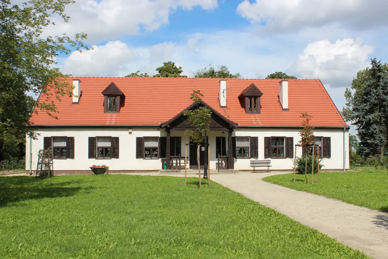 Dworek Marii Dąbrowskiej w Russowie - historia, wystawy i atrakcje