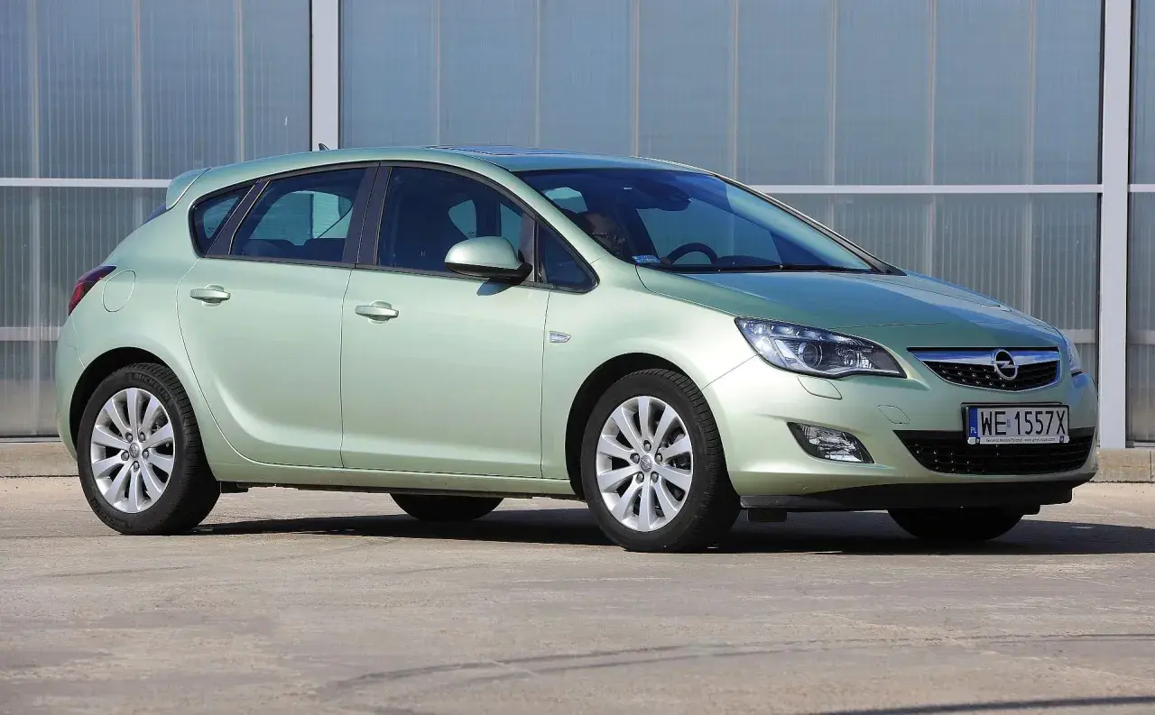 Opel Astra J jaki silnik wybrać? Porównanie silników i ich wady