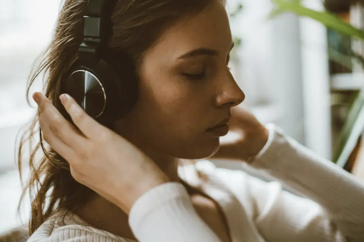 Jakie słuchawki Bluetooth wybrać? Posłuchaj ekspertów