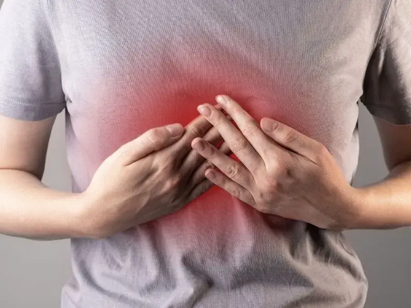 Dolor muscular en el pecho: causas, síntomas y cómo aliviarlo