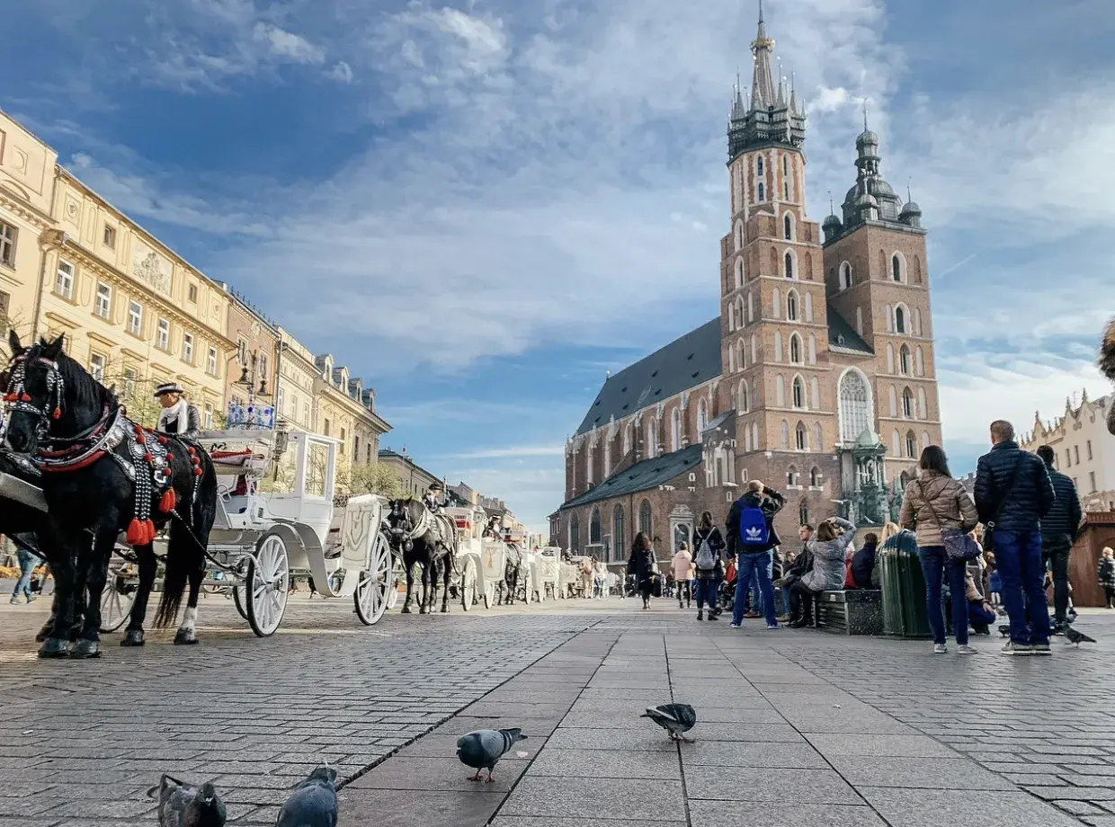 Lokale rozrywkowe w Krakowie, które warto odwiedzić – ranking i rekomendacje