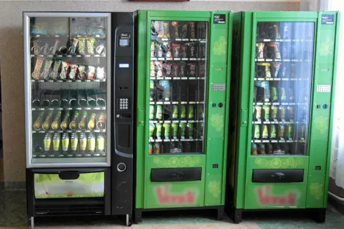 Jakie są realne zarobki z automatów vendingowych? Analiza i fakty.