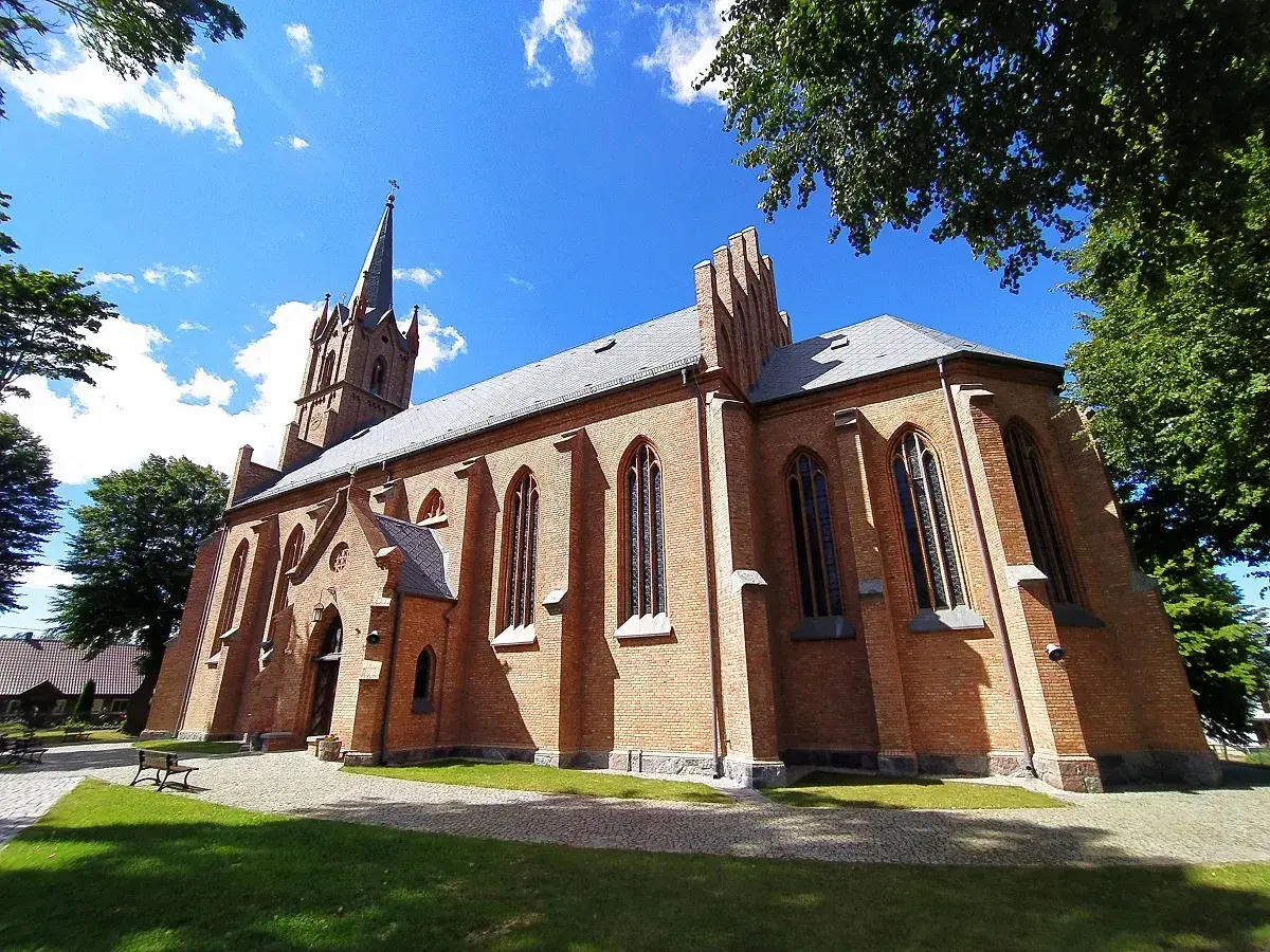 Swarzewo sanktuarium - miejsce cudów i duchowego odnowienia w Kaszubach