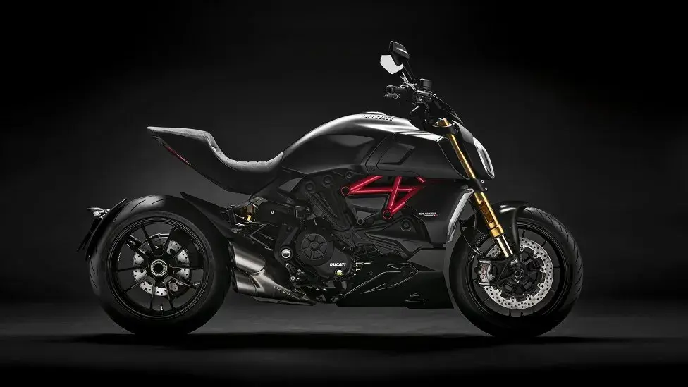 Jak wybrać idealny motocykl dla kobiety – porady i najlepsze modele