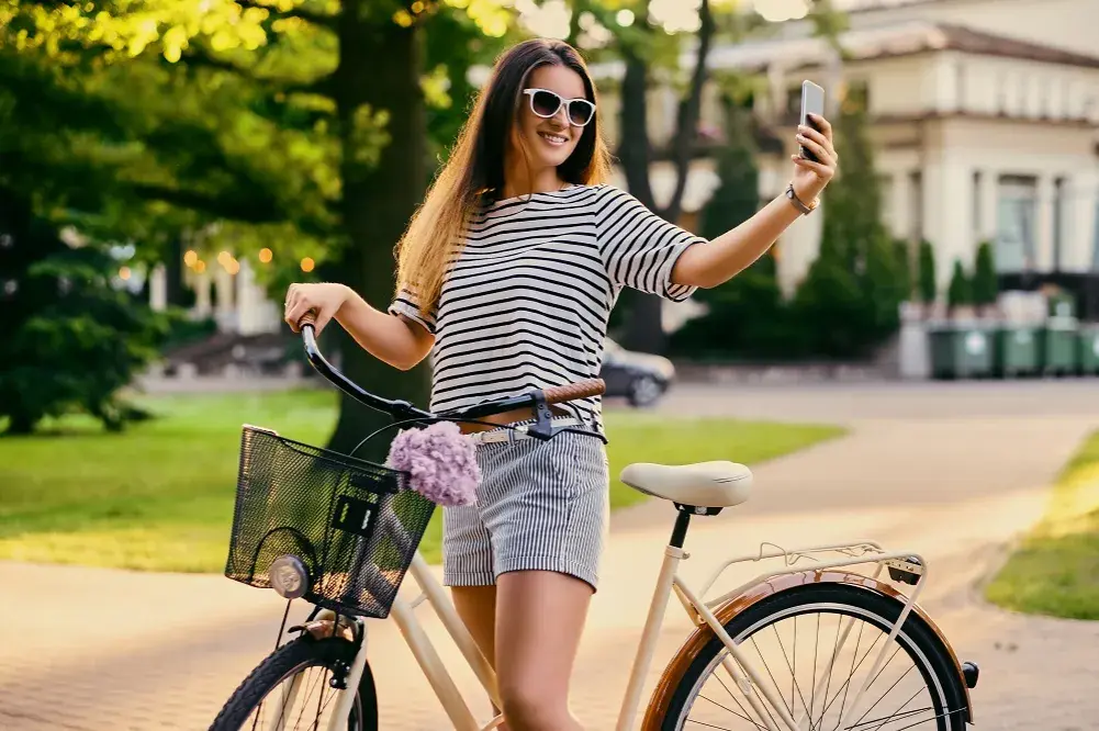 Jaki rower miejski damski wybrać, aby cieszyć się komfortem i stylem?
