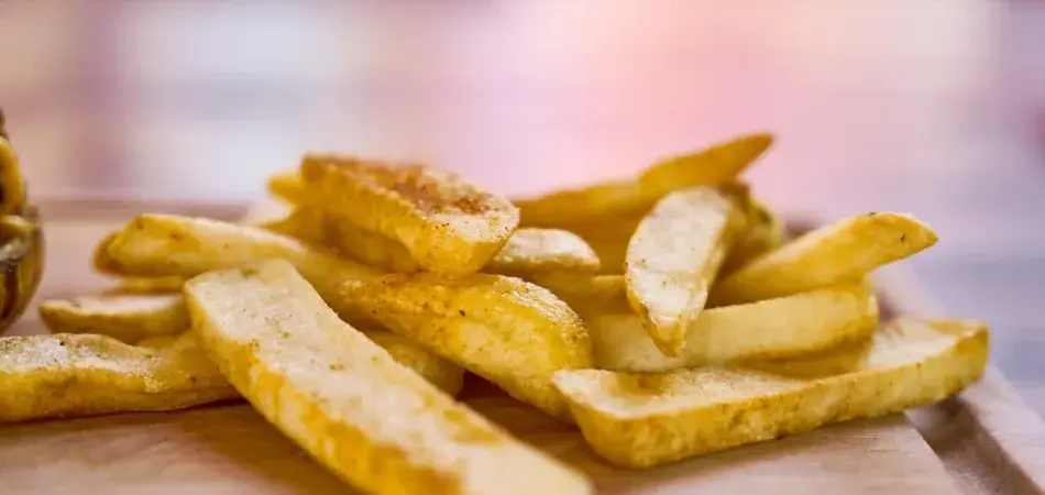 Jak przygotować frytki w piekarniku, aby były idealnie chrupiące