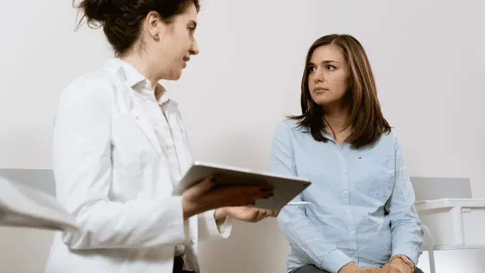 Ciąża w 1. tygodniu: Czy ginekolog ją potwierdzi? Prawda o diagnozie.