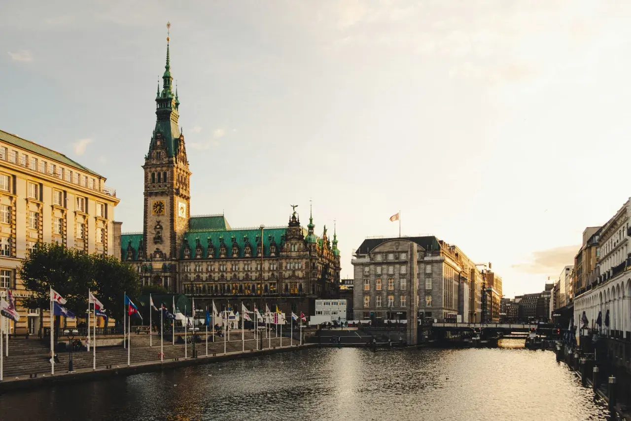 Czy w Hamburgu jest bezpiecznie? Oto, co musisz wiedzieć przed wizytą.