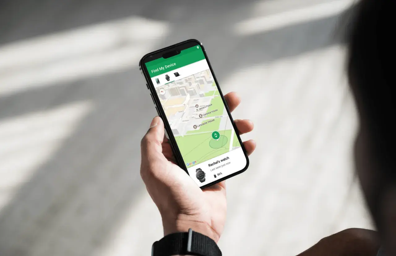 Aplikacja "Znajdź moje urządzenie" na telefonie Samsung pokazuje mapę z lokalizacją zgubionego telefonu.