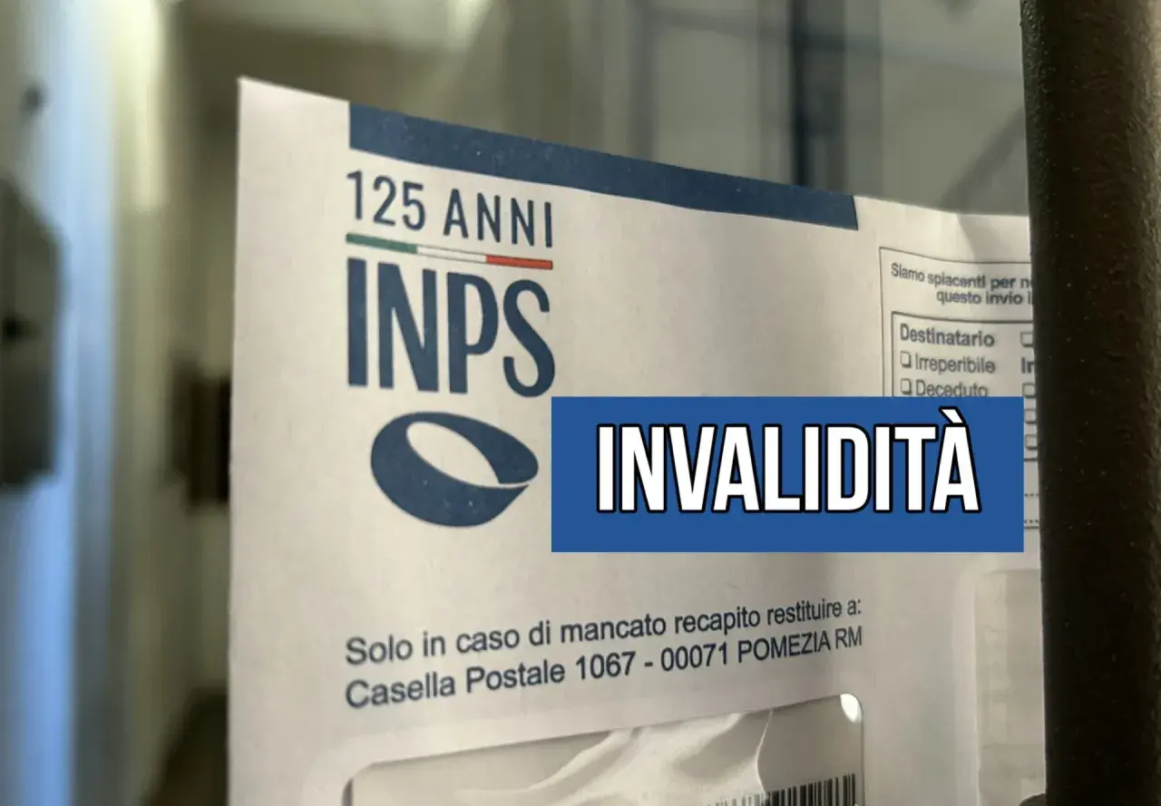 Busta INPS con la scritta "INVALIDITÀ". Potrebbe riguardare una pratica per piede cavo e invalidità.