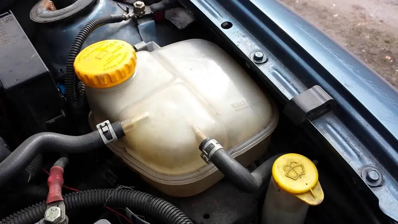 Ile wchodzi płynu do chłodnicy Opel Meriva? Sprawdź, by uniknąć problemów