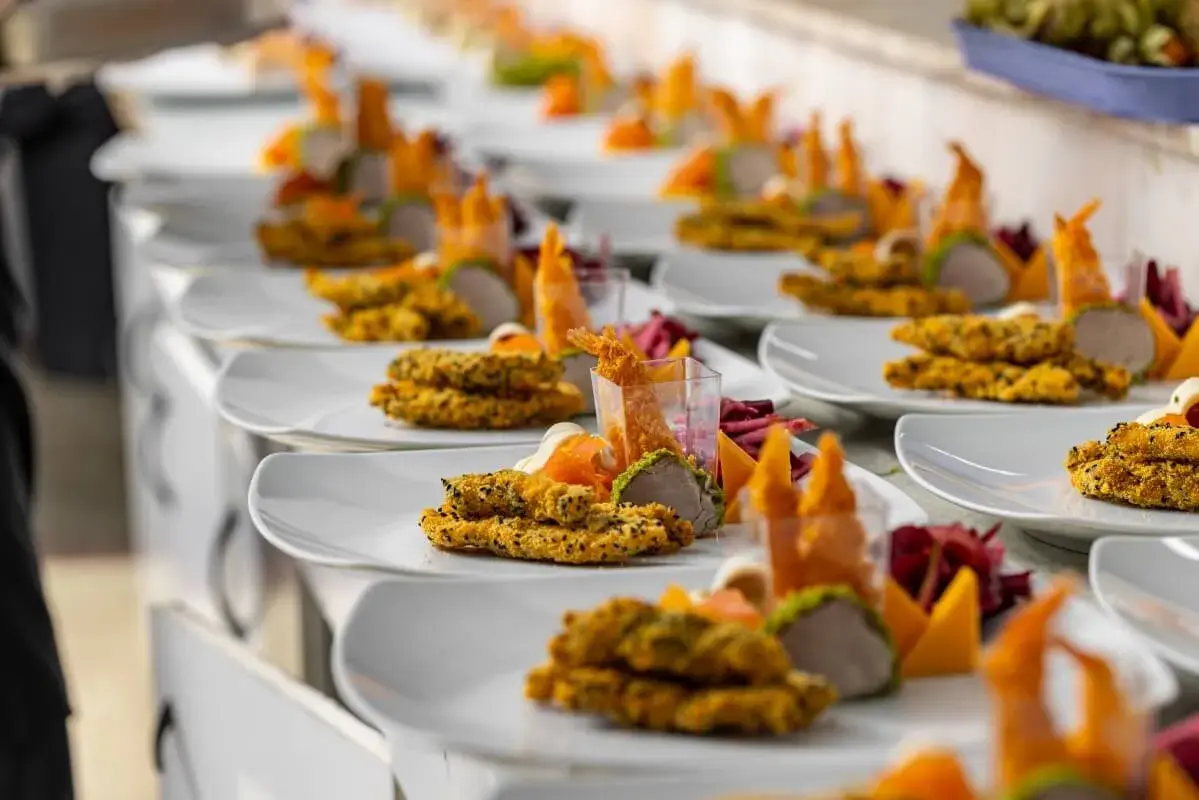 Rodzaje cateringu: przewodnik po usługach i trendach 2024