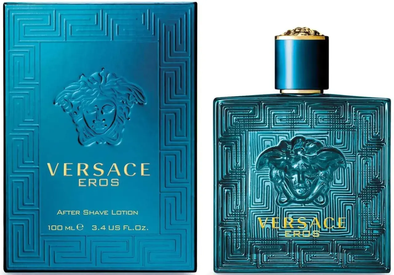 Niebieskie pudełko i butelka Versace Eros After Shave Lotion z motywem greckim.