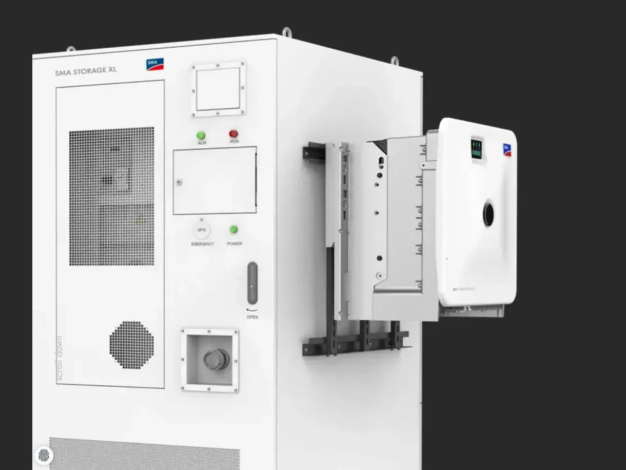 Biała jednostka SMA STORAGE XL z przyciskiem EPO. Kto używa epo? Systemy magazynowania energii, instalatorzy i serwisanci.