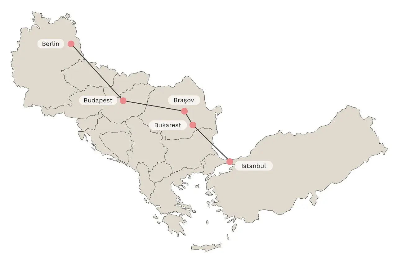 Karte zeigt eine Zugroute von Berlin über Budapest und Bukarest nach Istanbul.