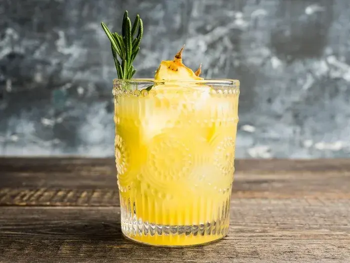 Pyszne drinki z martini: odkryj wyjątkowe przepisy na koktajle