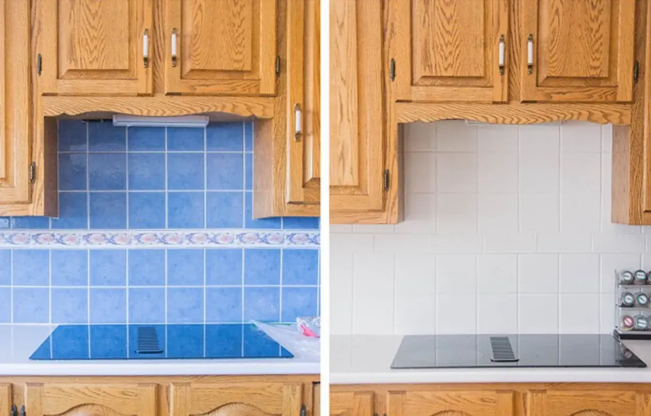 Prima e dopo: come coprire le piastrelle della cucina con un nuovo rivestimento bianco.