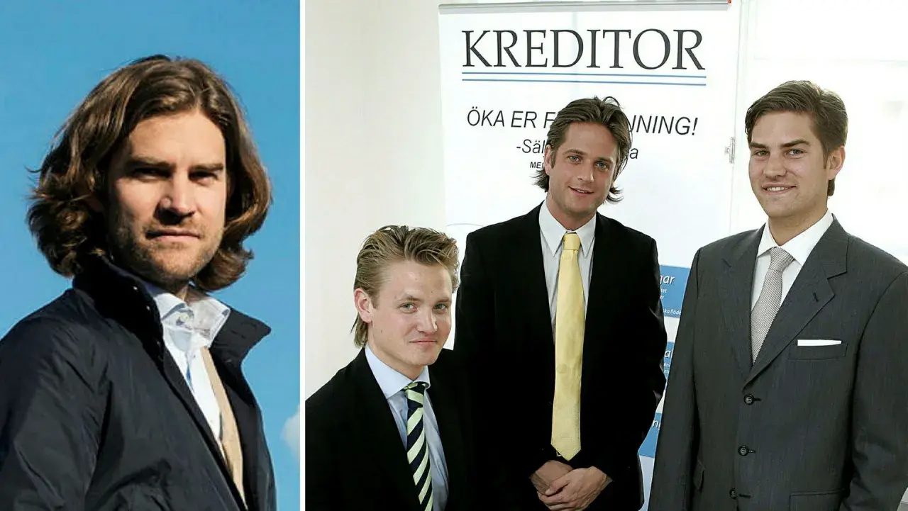 Sebastian Siemiatkowski, en av grundarna av Klarna, porträtterad med två kollegor framför en banderoll med texten "KREDITOR".