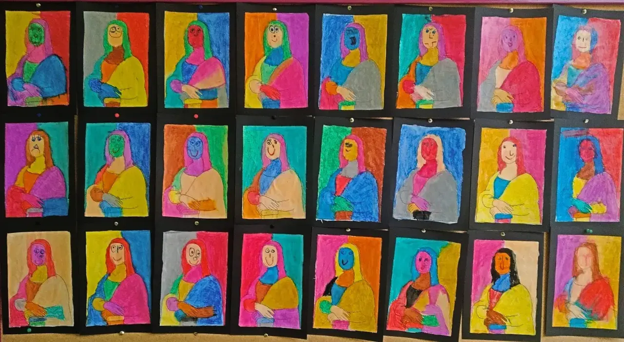 Exposiciones de arte infantil: proyecto "La Mona Lisa para niños" con retratos coloridos y creativos.