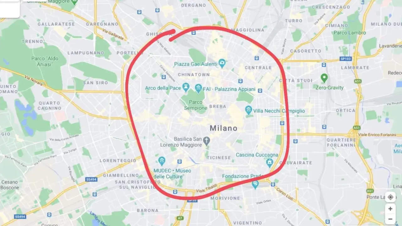 Karta över Milano med en röd cirkel som markerar centrala delar, perfekt för din **milano reseguide**.